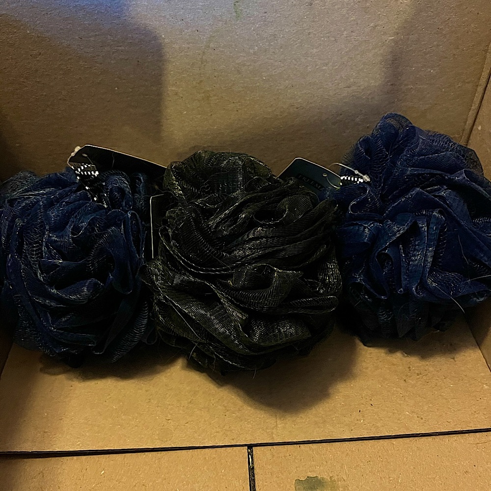 MENS POUFS